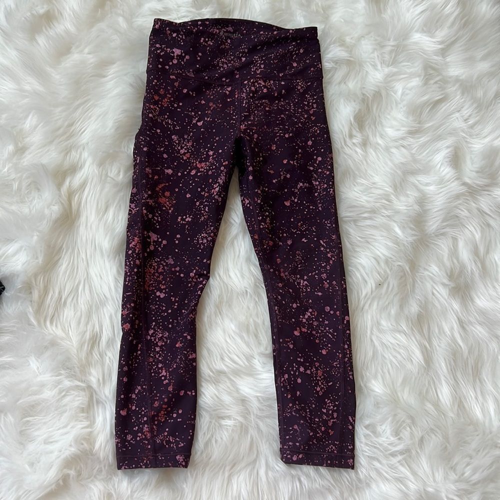 Athleta ultimate stash pocket splat capri splatter paint leggings